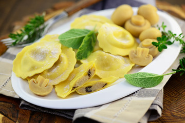 Ravioli Pilze