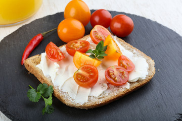 Sandwich with soft cheese