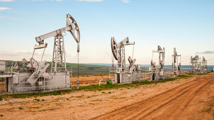 drilling rig produces oil