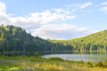 Fototapeta na wymiar Lac in Mont-Tremblant national park in sunshine, Quebec, Canada