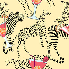 Seamless pattern with cocktail on exotic background