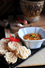 Thai Dish Rice Cracker with Dip Sauce
