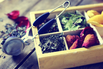 tea wooden rose green