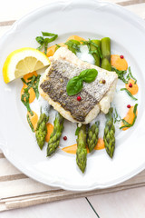 Hake fillet with asparagus foam sauce