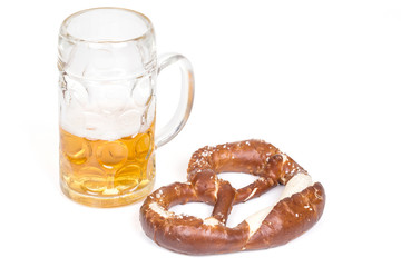 Brezel und Bierkrug