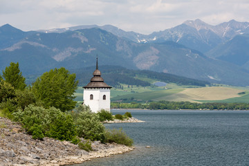 Fototapeta na wymiar Gothic church Havranok at Lake Liptovska Mara, Slovakia