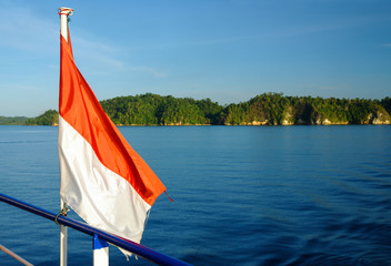 Drapeau indonésien sur le ferry