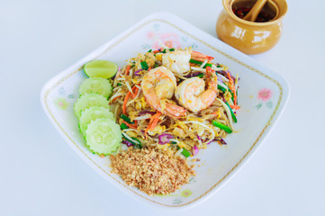 Shrimps Pad Thai (Thailand's national dishes)
