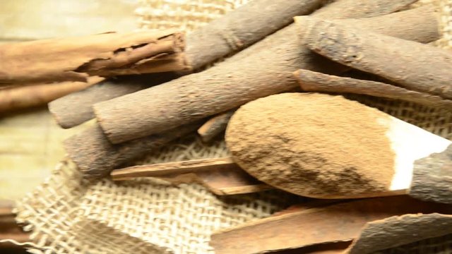Cinnamomum verum Canela Cinnamon Корица Cannella قرفة حقيقية powder Ceylon-Zimtbaum Cynamonowiec cejloński Cinnamomo Cannelier de Ceylan &Auml;kta kanel 锡兰肉桂 อบเชยลังกา Fah&eacute;jfa &Kappa;&iota;&nu;&nu;ά&mu;&omega;&mu;&omicron;&nu; &tau;&omicron; &gamma;&nu;ή&sigma;&iota;&omicron;&nu;