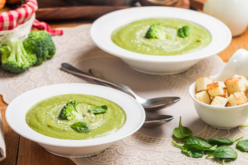 Broccoli cream soup