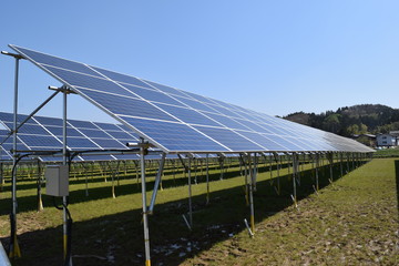 太陽光発電／山形県の庄内地方で、太陽光発電用ソーラーパネルの風景を撮影した写真です。