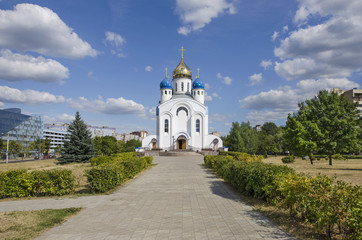 Fototapeta na wymiar Belarus, Minsk: orthodox Voskresenskaia Church