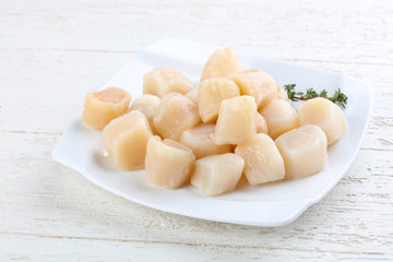 Raw scallops