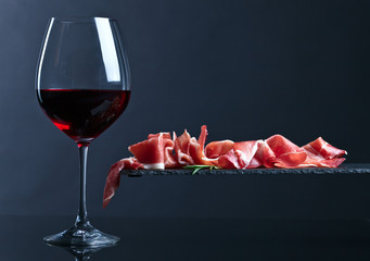 jamon and red wine