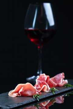 jamon  and red wine