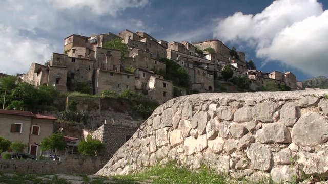 Borgo medioevale di Prata Sannita, piccolo paese della Campania, Italia