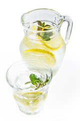冷たいレモン水　 Water of the cold lemon