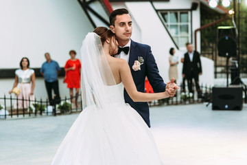 Emotional first dance of the married couple