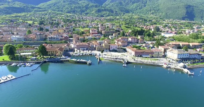 Aerial 4k - Lago di Como (IT) - Colico piazza e porto