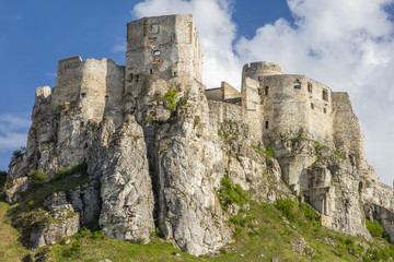 Fototapeta na wymiar big ruins of castle