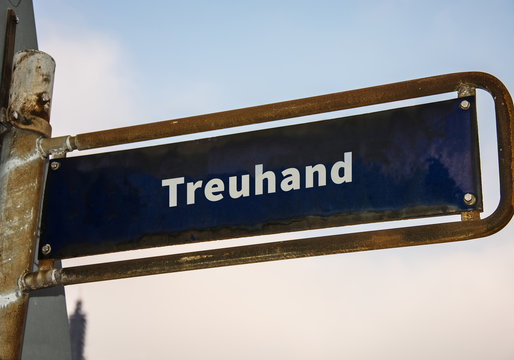 Schild 47 - Treuhand