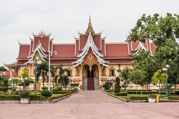 Fototapeta premium Temple in Pha That Luang