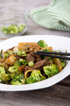 Beef and broccoli stir fry