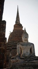 Fototapeta premium buddha statue in skuhothai