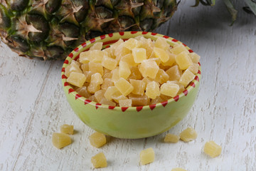 Dried pineapple