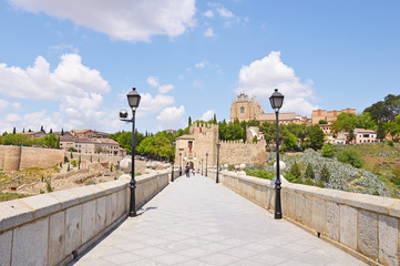 Fototapeta na wymiar View of Bridge of Saint Martin in Toledo, Spain