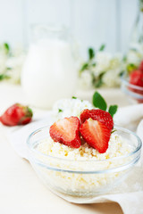 cottage cheese with strawberry and fresh berries