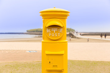 黄色いポスト