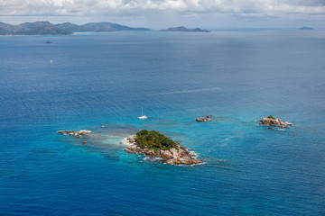 Seychelles, vue aérienne, îlots Cocos - 110828456
