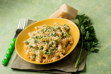 pasta with parmesan cheese and parsley