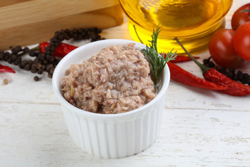 Canned tuna