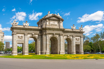 Fototapeta na wymiar Alcala Gate of Madrid