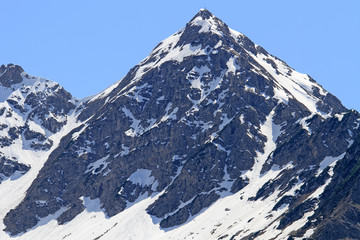Fototapeta na wymiar Rotspitze - mit ihren 2.033 Metern einer der markantesten Berge der Allgäuer Alpen