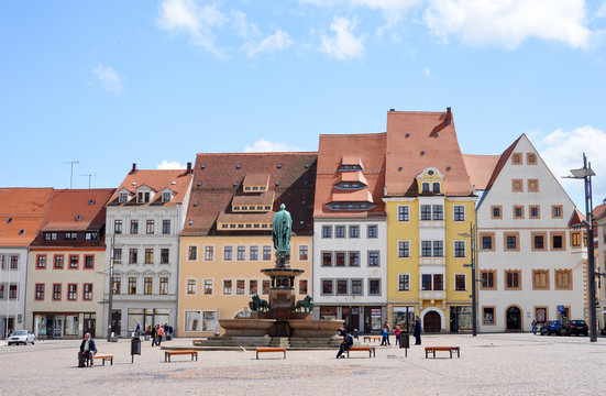 Obermarkt Freiberg Sachsen mit Brunnendenkmal