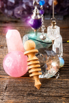 Pendulum and crystals