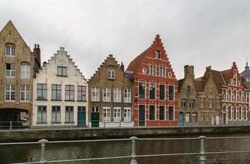 Fototapeta na wymiar Canal embankment in Bruges, Belgium