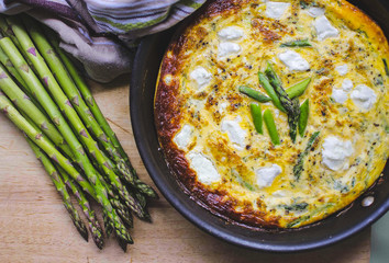 Asparagus and goat's cheese frittata