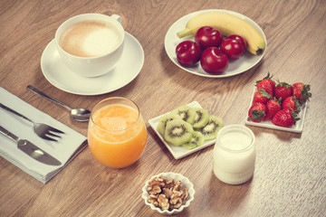 Desayuno sano con café con leche