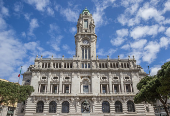 Fototapeta na wymiar Town hall in the center of Porto