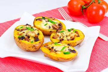 Potatoes Stuffed with Mushrooms and Cheese