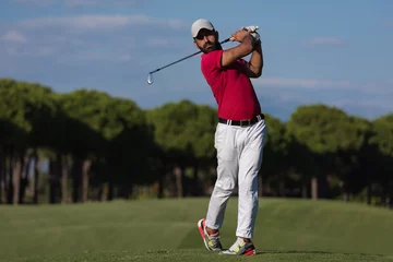 Glasschilderij Golf golf player hitting long shot