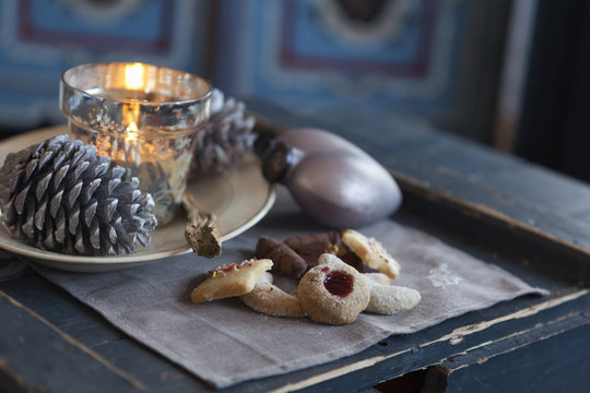 Cookies, pine cone, candle holder, ornament