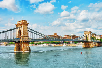 Obraz premium Szechenyi Chain Bridge view from Danube side. Budapest, Hungary.