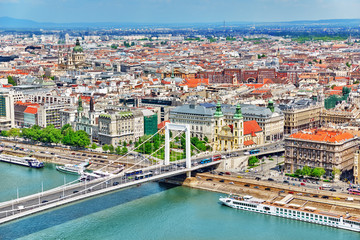 Obraz premium Elisabeth Bridge- newest bridge of Budapest, Hungary, connecting