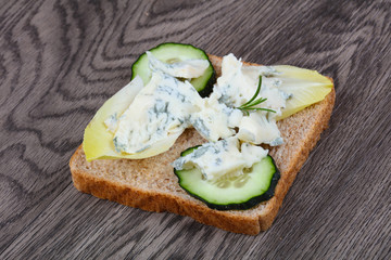 Sandwich with gorgonzola
