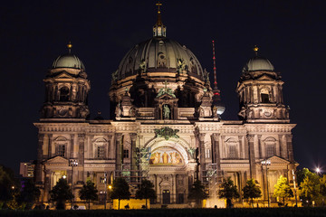 Fototapeta na wymiar Berlin Cathedral at Night